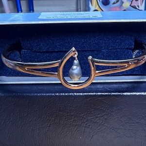 Montana Silversmiths Elegant Aura Bracelet